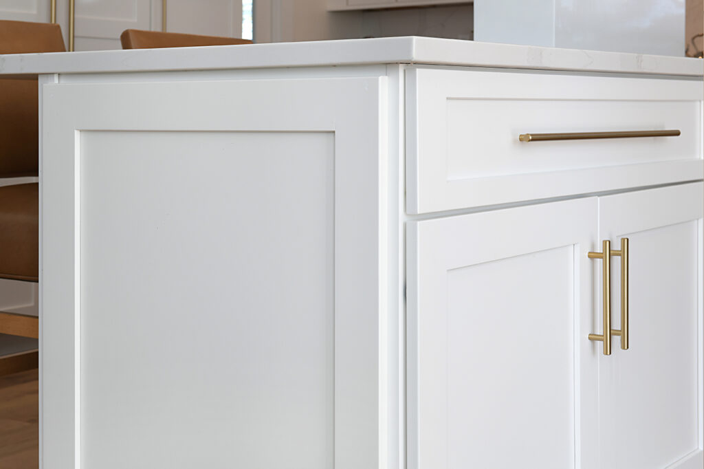 STARMARK BELVELED EDGED CABINETS