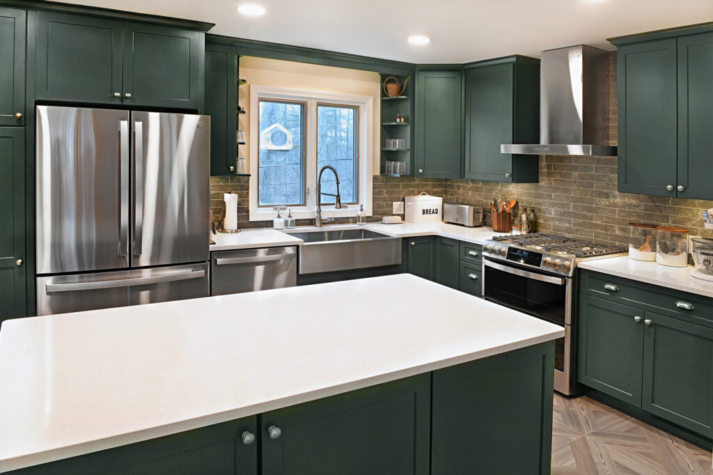 WHITE QUARTZ KITCHEN COUNTER TOP
